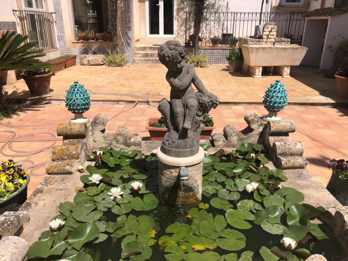 Casale Rocca Fiorita Couette-café Acate