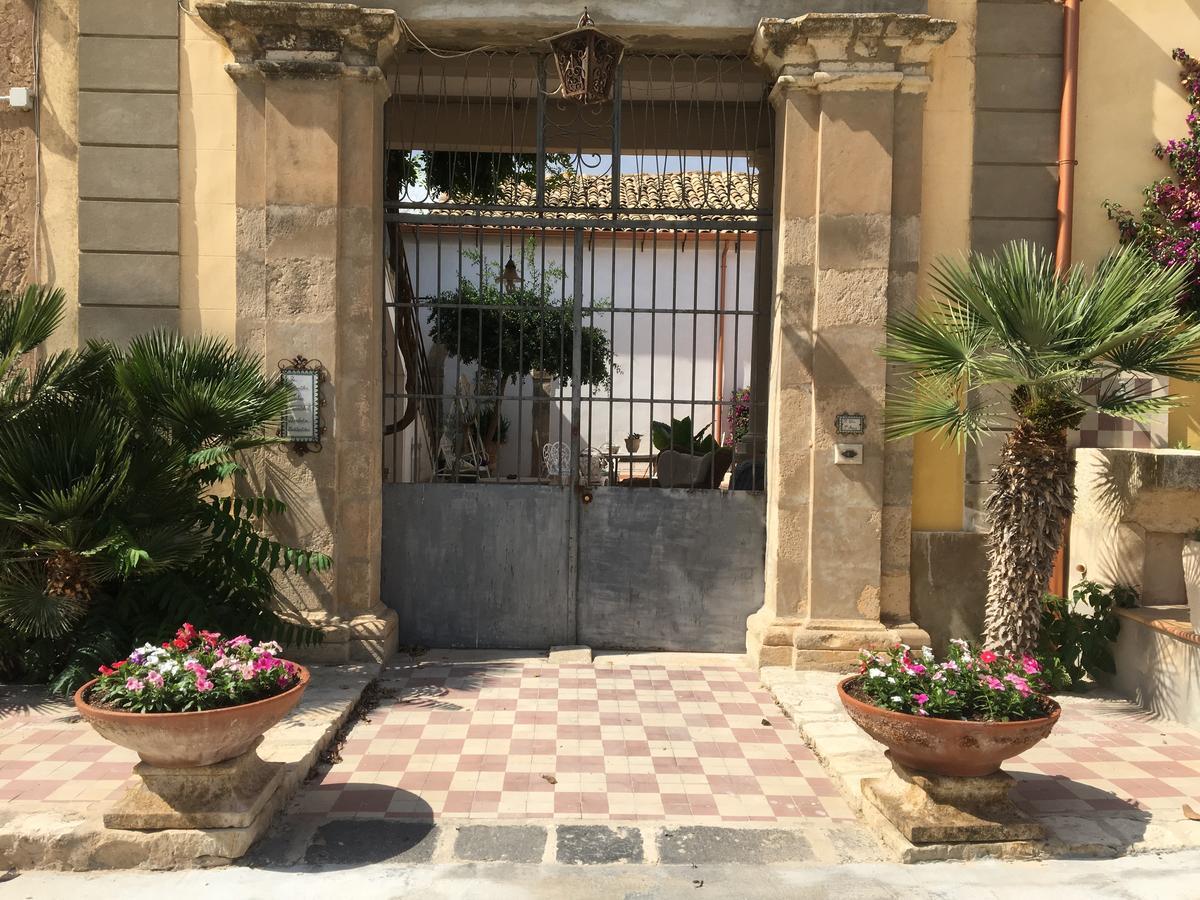 Casale Rocca Fiorita Couette-café 2*
